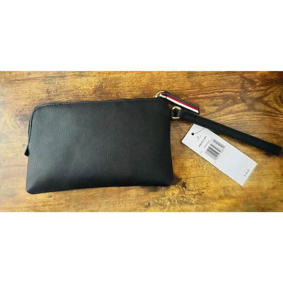 TOMMY HILFIGER WRISTLET NAVY New with tags - Picture 3 of 3